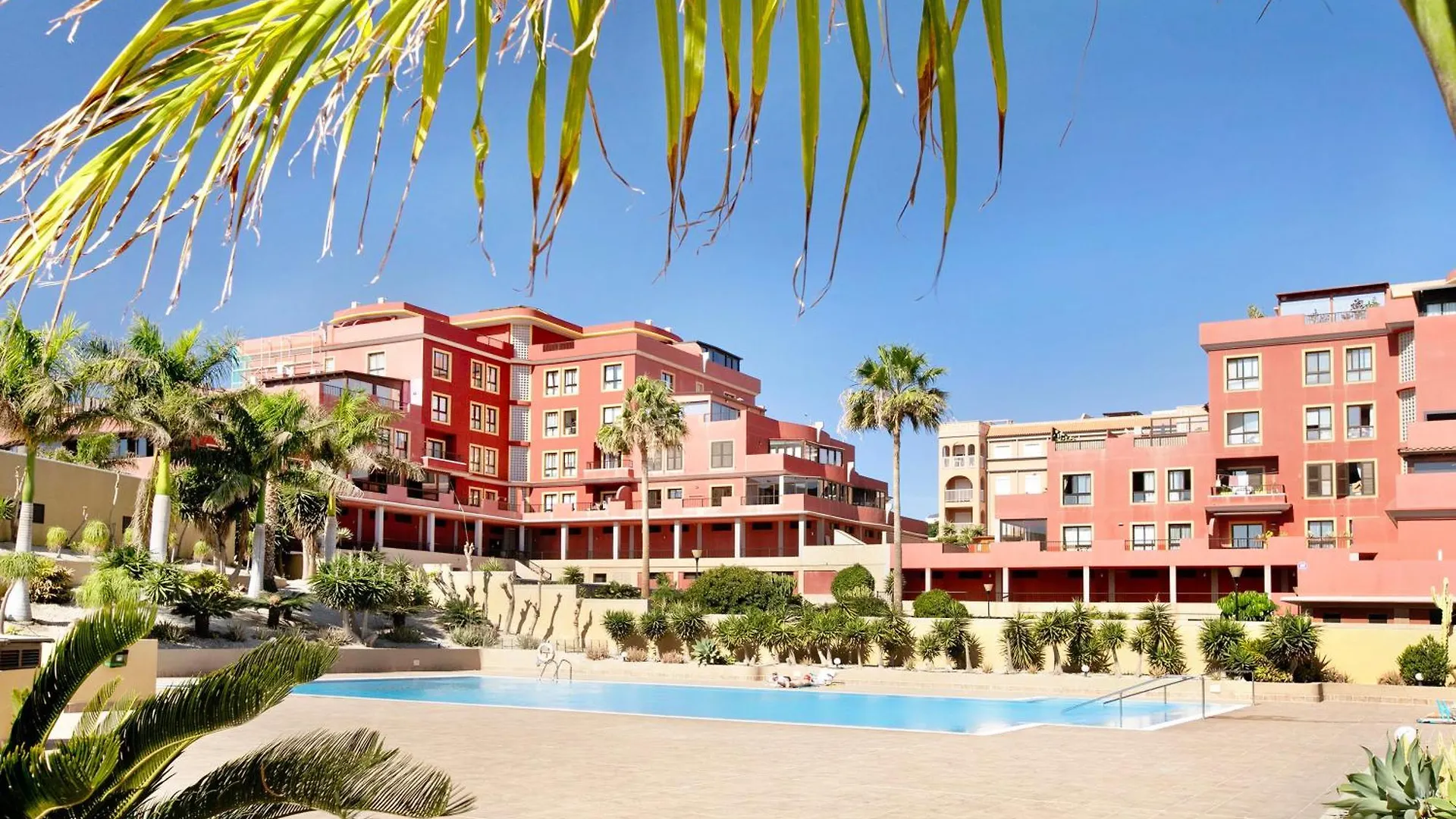Residencial En El Medano contacts